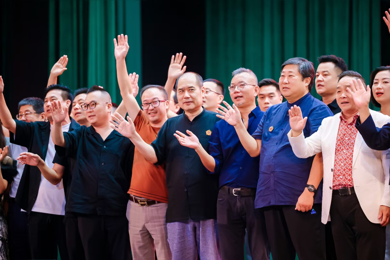 和邦設計創(chuàng)始人劉擁軍先生參加深圳市室內設計師協(xié)會20周年慶典